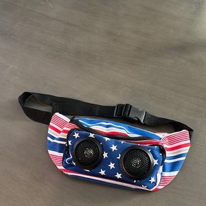 American flag Fanny pack with speakers!